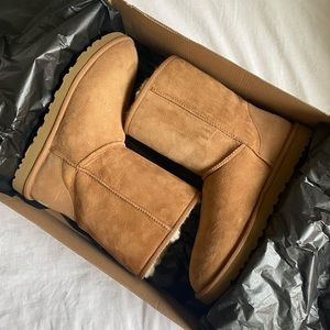 Men’s Uggs: Worn once